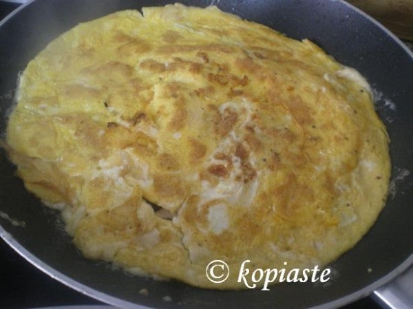 Omelet with ham and cheese