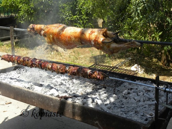 arni on the spit and kokoretsi