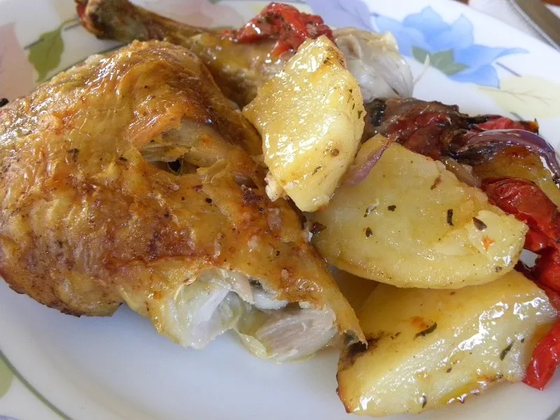 Μπούτι Κοτόπουλου με πατάτες εικόνα
