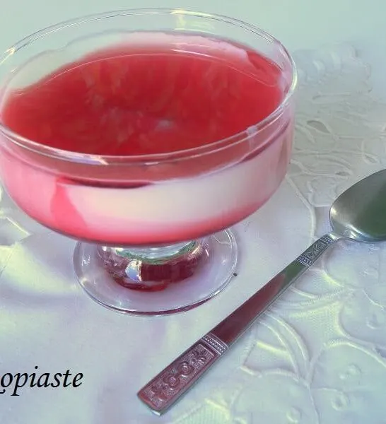 Μαχαλεπί με Τριαντάφυλλο και Καραμελωμένα Φυστίκια Αιγίνης