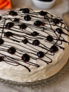 Κολάζ Τούρτα Γενεθλίων με Σοκολάτα και Βύσσινο φωτογραφία