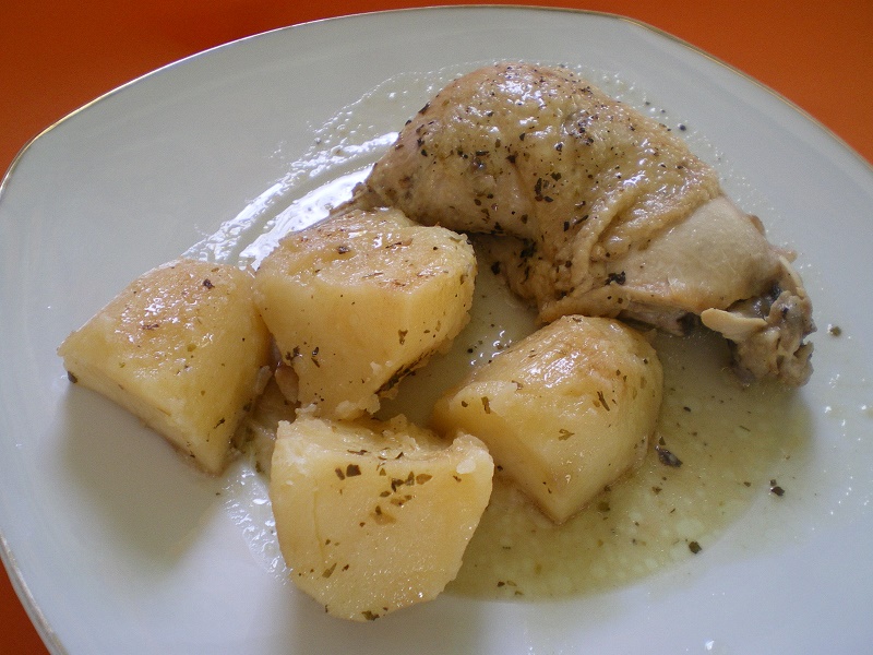 κοτόπουλο με πατάτες λεμονάτο φωτογραφία