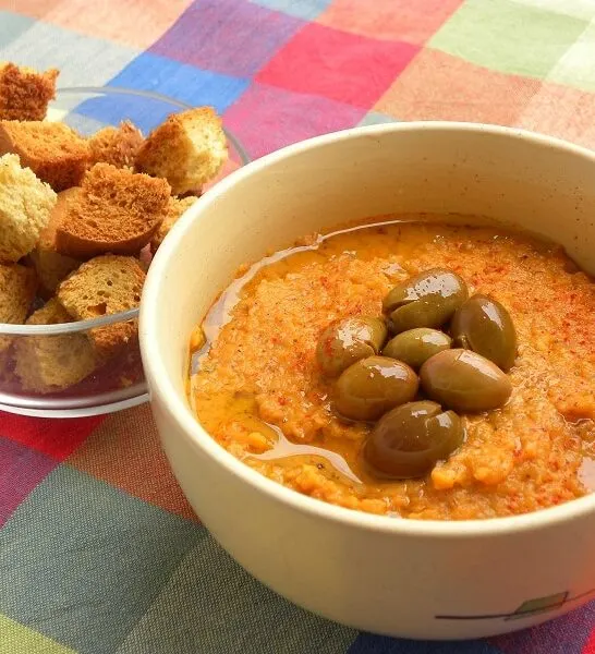 Μελιτζανοσαλάτα (παραδοσιακή και μη)