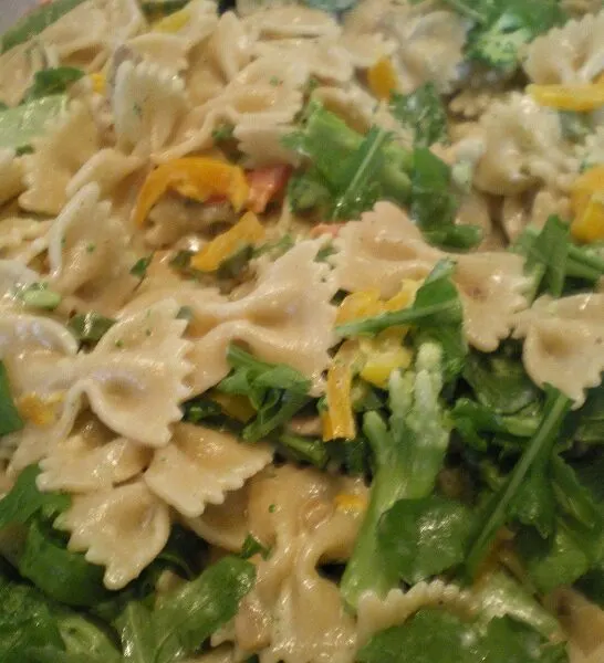 Φαρφάλες με Ρόκα και Αντζούγιες