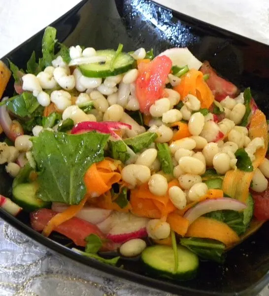 Καθαρά Δευτέρα και Κριτσανιστή Σαλάτα Φασολιών Φενεού