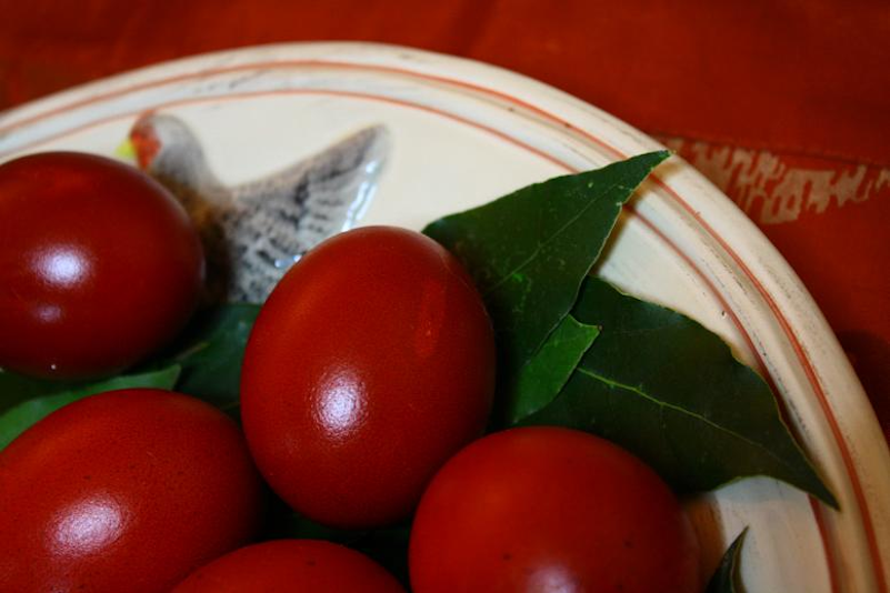 βαμμένα κόκκινα αυγά εικόνα