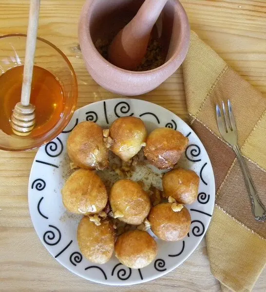 Λουκουμάδες ή Λοκμάδες