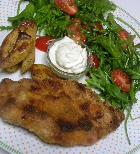 Κοτόπουλο Πανέ στο Φούρνο με Πατάτες