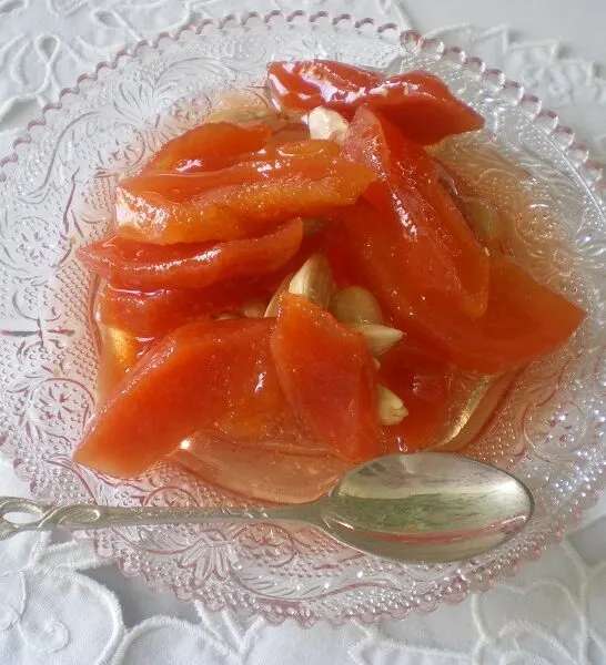 Γλυκό Κυδώνι με Αμύγδαλα