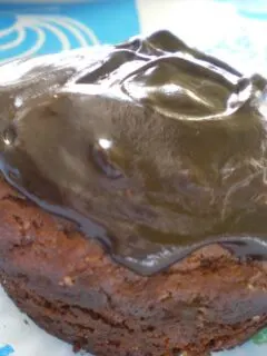 Νηστίμα Σοκολατένια κεκάκια με γλάσο εικόνα