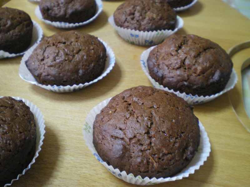 Νηστίσιμα κεκάκια με γλάσο σοκολάτας εικόνα