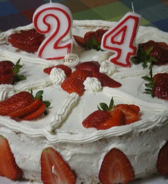 Τούρτα με μους Φράουλας και Λευκή Σοκολάτα