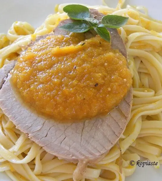 Μοσχάρι Νουά με Μαύρη Μπύρα και Γλυκόξινη Σάλτσα Κολοκύθας