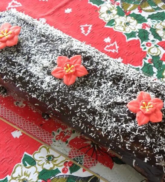 Χριστουγεννιάτικο Ρολό Σοκοφρέτας με Καρύδα