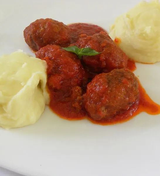 Αυθεντικά Σουτζουκάκια Σμυρναίικα