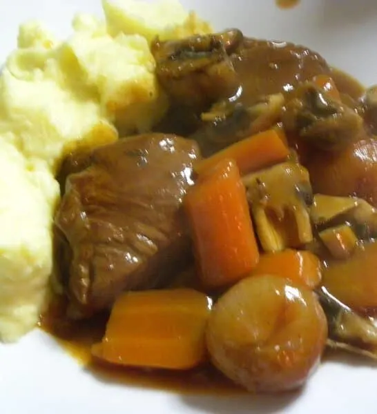 Μοσχαράκι Μπουργκινιόν, της Τζούλια Τσάιλντ