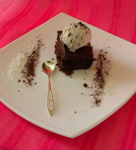 Σοκολατένια Καρυδόπιτα με Παντζάρια