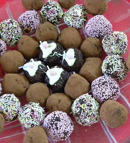 Σοκολατένιες Τρούφες από τα  Γλυκά που περίσσεψαν