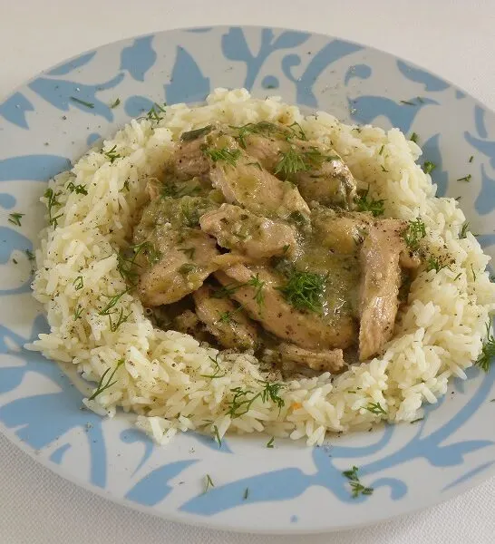 Κοτόπουλο με Πράσα, Γιαούρτι και Πέστο με Καυκαλήθρες και Μυρώνια