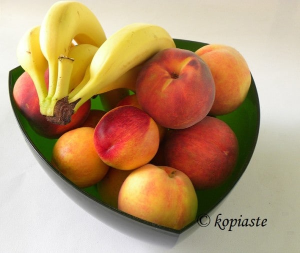 Fruit bananas peaches