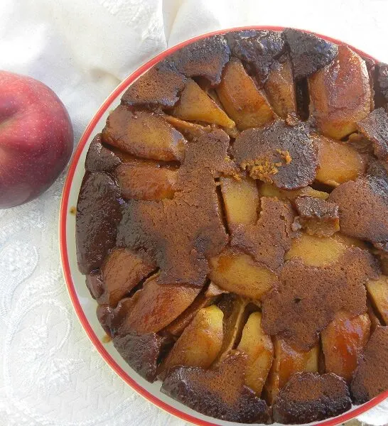 Αναποδογυρισμένη Μηλόπιτα με Πετιμέζι