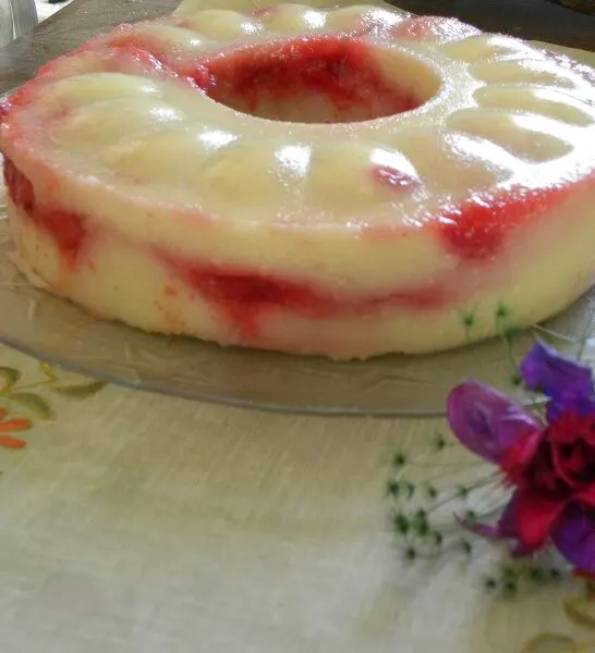 Αλάδωτος Χαλβάς Αμυγδάλου με Φράουλες