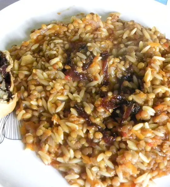 Φακές με Κριθαράκι, Καρότο και Καραμελωμένα Κρεμμύδια