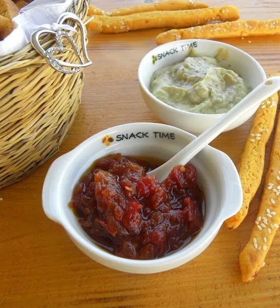 Τσάτνεϋ Ντομάτας με Φρούτα