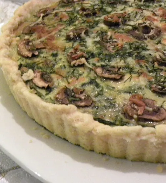 Τάρτα με Μανιτάρια,  Σπανάκι και Βουβαλινό τυρί