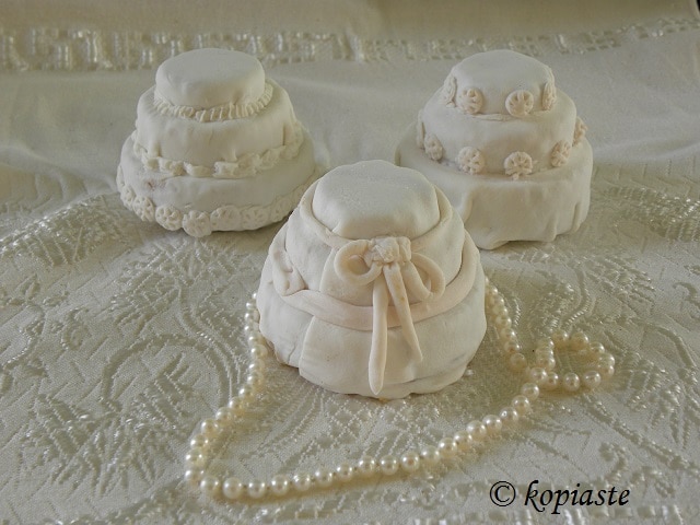Wedding mini cakes2