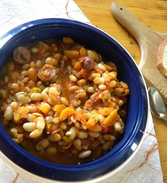 Χειμωνιάτικη Φασολάδα με Λουκάνικο