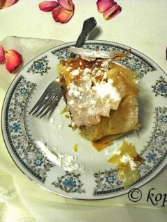 &sigma;&tau;&rho;&omicron;ύ&nu;&tau;&epsilon;&lambda; &mu;ή&lambda;&omicron;&upsilon; &sigma;&epsilon; &mu;&pi;&lambda;&epsilon; &pi;&iota;ά&tau;&omicron; &epsilon;&iota;&kappa;ό&nu;&alpha;