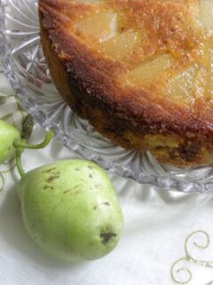 Κέικ με αχλάδια βουτύρου και χάιλαντ εικόνα