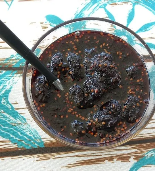 Μαρμελάδα Μούρα με Λεβάντα και Μέλι