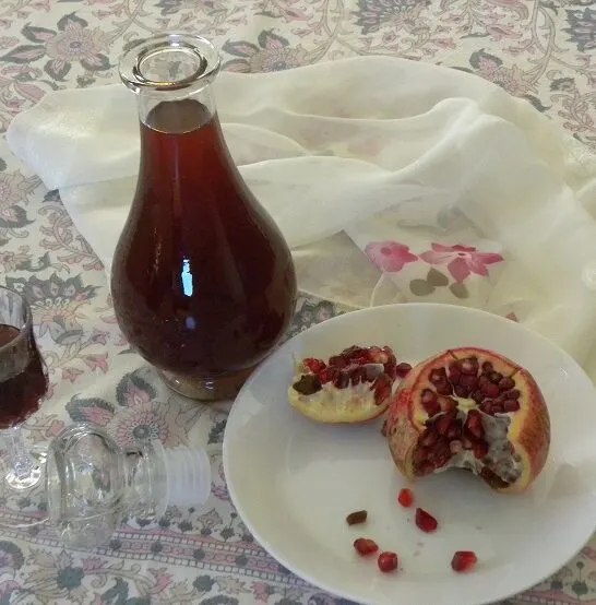 Σπιτικό Λικέρ Ρόδι με Τσίπουρο