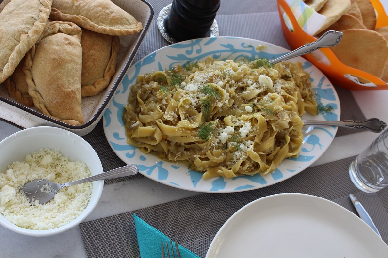 Káposztás Tészta σερβιρισμένο εικόνα