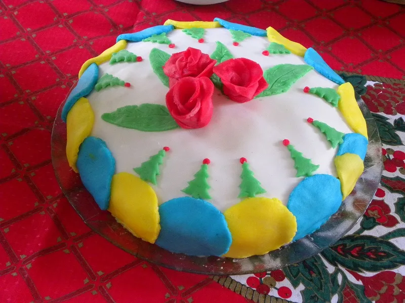 Χριστουγεννιάτικο Κέικ με ζαχαρόπαστα εικόνα