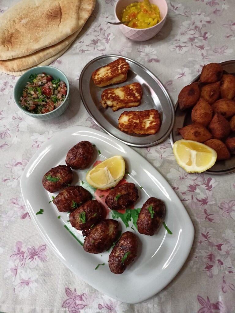Σεφταλιά και άλλα Κυπριακά φαγητά εικόνα