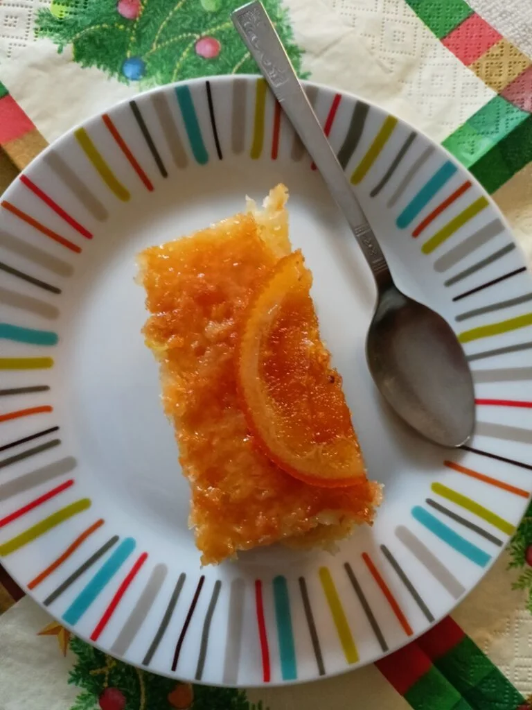 Πορτοκαλόπιτα σερβιρισμένη εικόνα