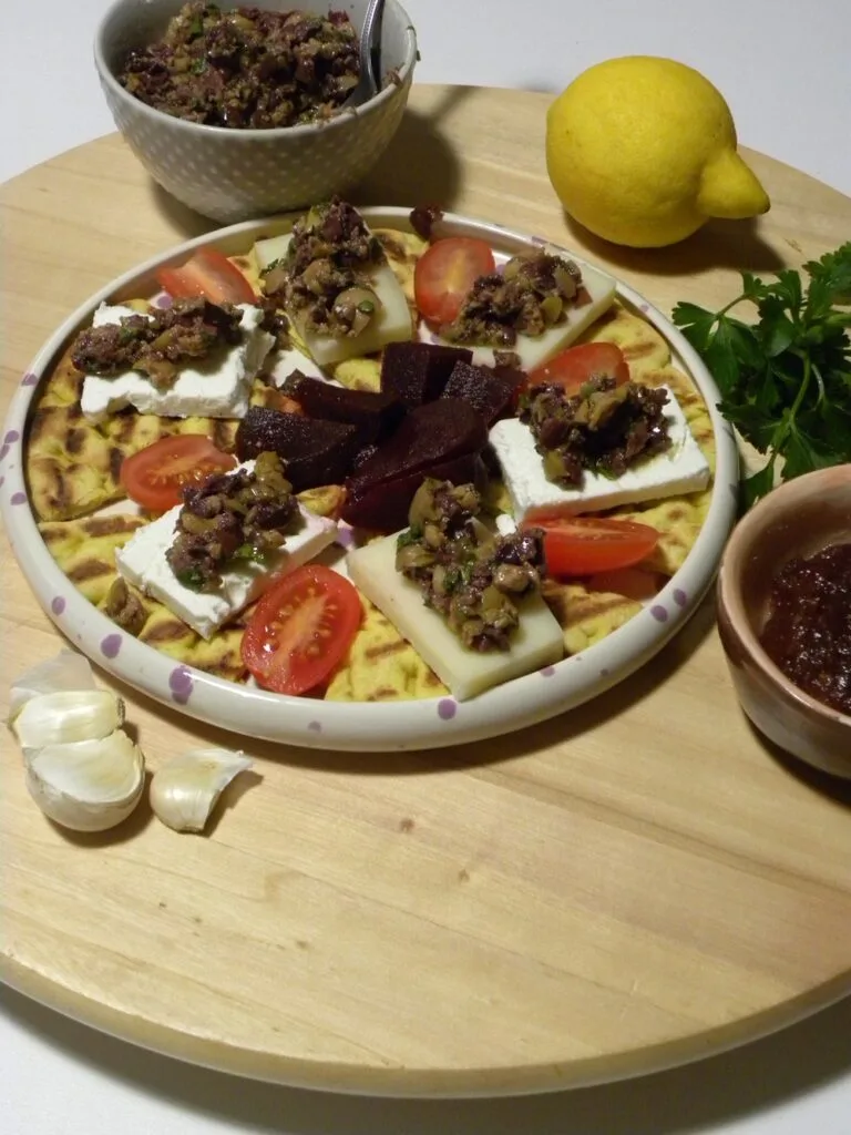 &Epsilon;&pi;ί&tau;&upsilon;&rho;&omicron;&nu; &sigma;&epsilon;&rho;&beta;&iota;&rho;&iota;&sigma;&mu;έ&nu;&omicron; &sigma;&epsilon; &pi;&lambda;&alpha;&tau;ώ &epsilon;&iota;&kappa;ό&nu;&alpha;